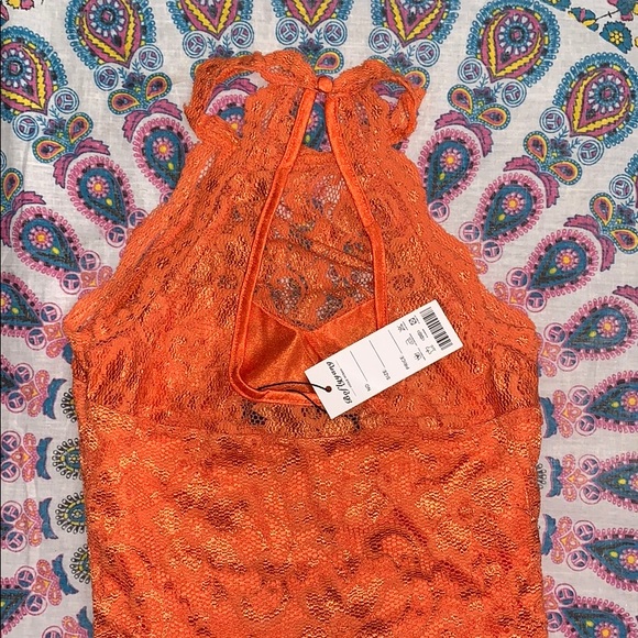 Orange lace bodycon dress - Picture 3 of 3